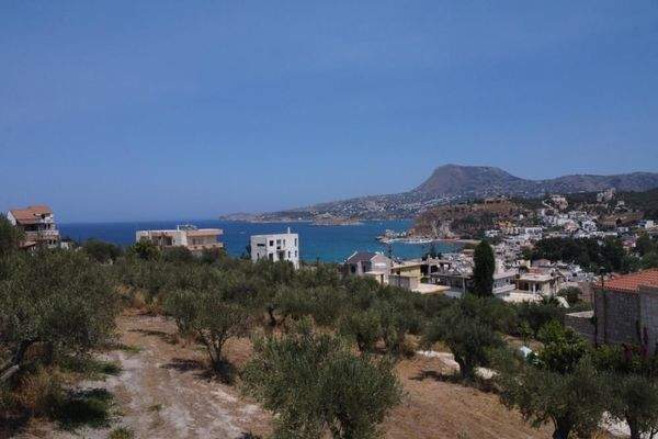 Kreta, Kalyves: Weitläufiges Grundstück mit Meerblick zu verkaufen