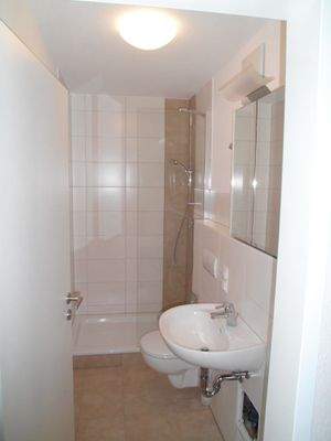 Gäste-WC mit Dusche