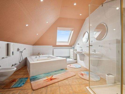 Schlafbereich und Bad OG_2