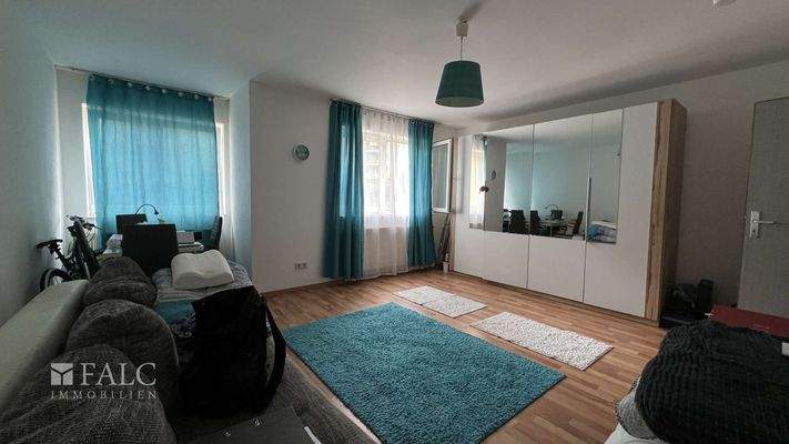 Wohnzimmer/ Schlafbereich