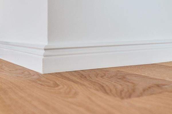 Detail_Fußleiste Echtholz