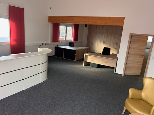 Arbeitsplätze im Eingangsbereich.png