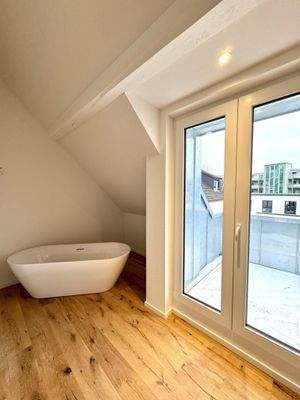 Freistehende Badewanne Schlafzimmer (DG)