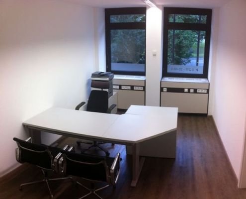 Büro mit ca. 15 m², möbliert