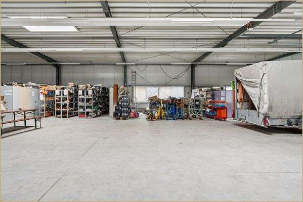 Produktions- & Lagerhalle