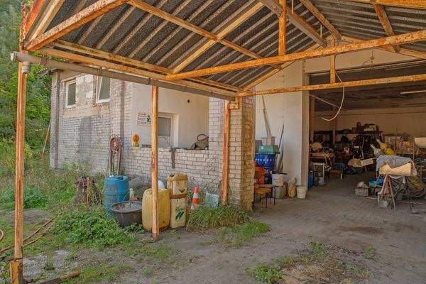 Zugang zu den ehemaligen Werkstätten