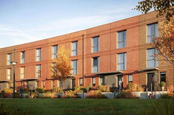 Fassadenansicht im Herbstlicht