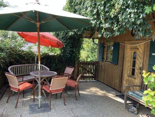 Ruheplatz beim Gartenhaus