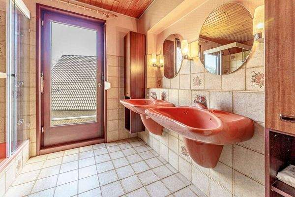 Dusch- und Wannenbad