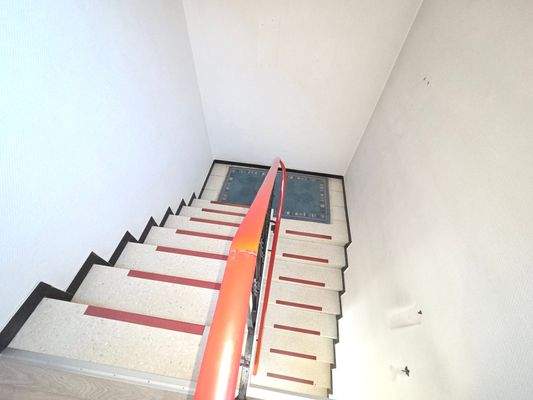 Treppenhaus zum DG.jpg