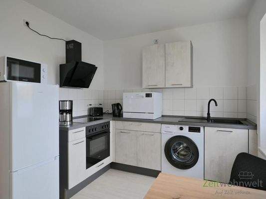 links_nagelneue Kücheneinrichtung