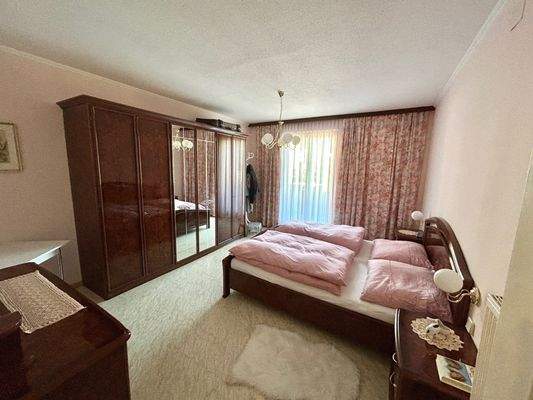 Wohnung Top 2 -  Schlafzimmer 1 von 2