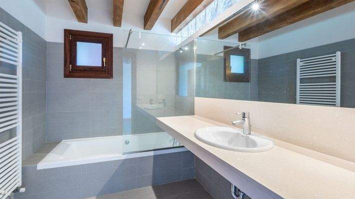 Villa mit Panoramablick zur Mieten in Ses Rotgetes, Esporlas. Mallorca