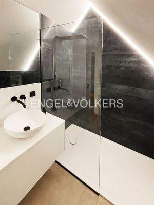 Tageslichtbad im 2. Dachgeschoss