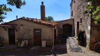 Grundstück mit Wohnhaus 