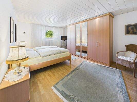 Schlafzimmer DG