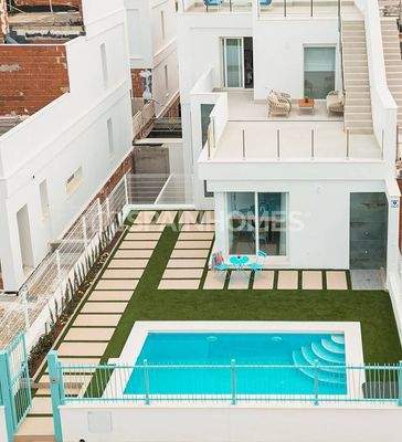 3-Bedroom Villas with Pools and Parking in Los Alcázares Murcia