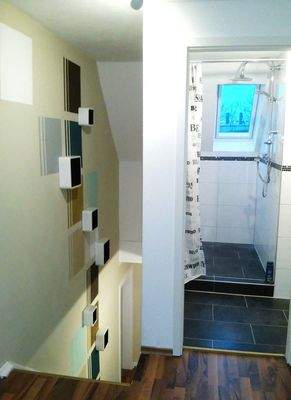 Treppe und Bad im Dachgeschoß