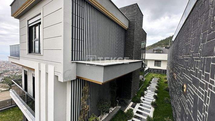 Detached Villa in the Quickly Developing Alanya Tepe