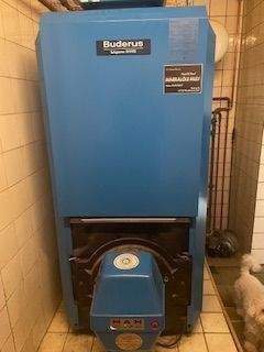 Heizung mit neuwertigem Brenner 