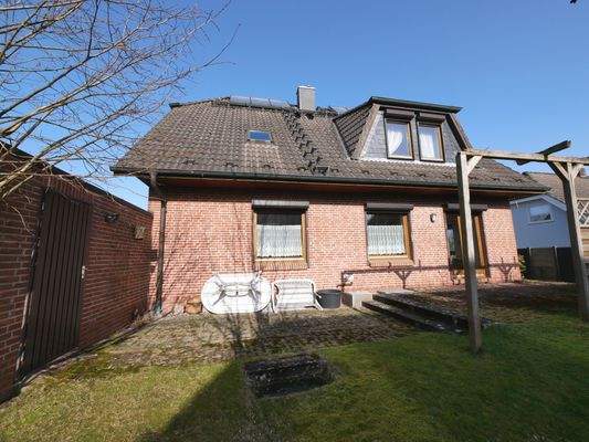 Hausansicht Garten- Terrassenseite