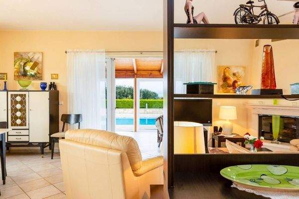 Kreta, Plaka: Einzigartige Villa mit herrlicher Aussicht zu verkaufen