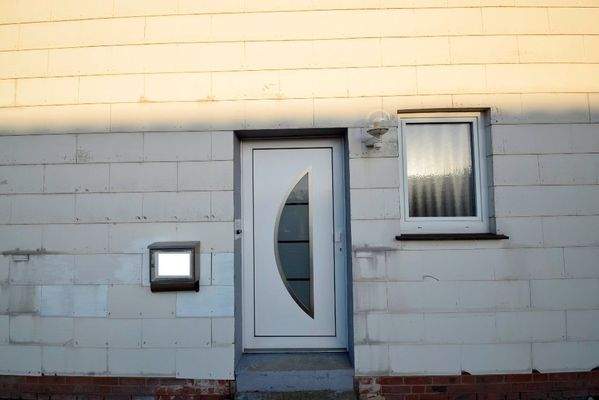 5 Hauseingang für das Obergeschoß