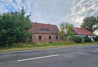Hausansicht von der Straße