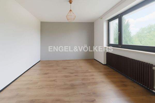 Kinderzimmer oder Büro im OG