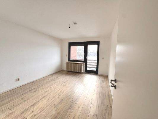 Zimmer mit Balkon.jpeg