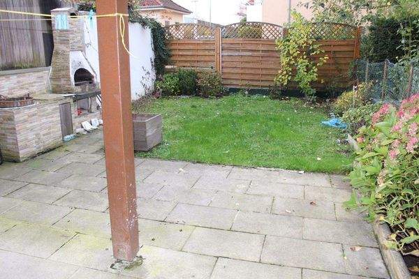 Westgarten mit Terrasse