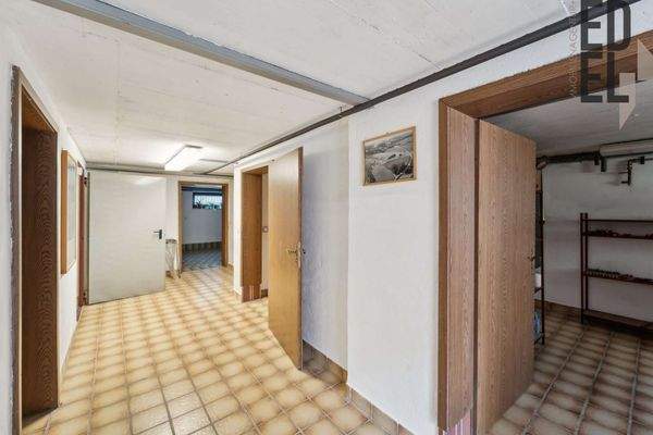 Keller Zweifamilienhaus