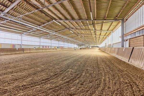 05 Reithalle 20 x 63m.jpg