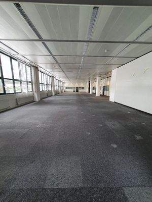 Flexibel unterteilbare Großraumbürofläche 3. OG