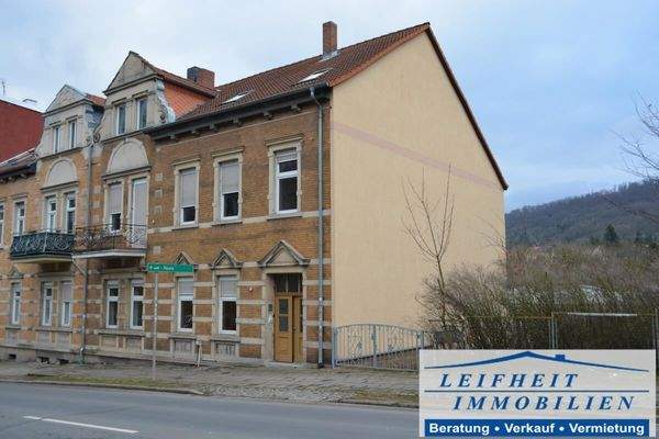 Seiten- und Vorderansicht