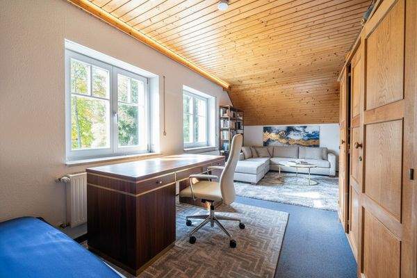 Schlafzimmer/Büro im DG