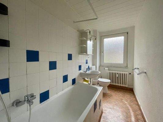 Wannenbad mit Tageslicht