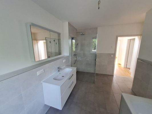 Modernes Bad Obergeschoss