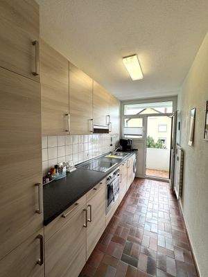 EInbauküche mit Kühlschrank, Cerankochfeld, Abzug, Backofen-Anschluss für Waschmaschine