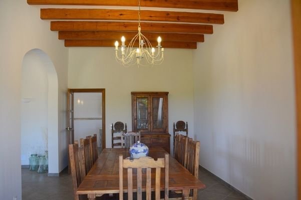 dinnerRoom