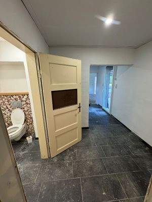 Flur zur Terrasse und Gaste-WC