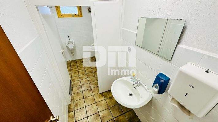 Toiletten / Pissoirs EG