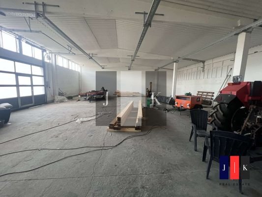 Halle Innenansicht 1