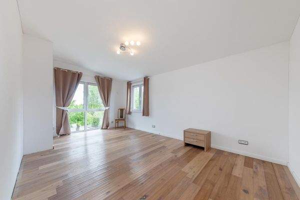 Lichterfülltes Schlafzimmer