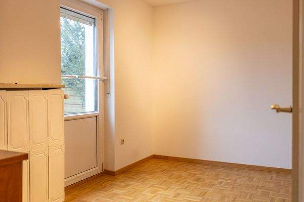 Familienidyll in Bogenhausen: Doppelhaushälfte mit sonnigem Westgarten & Grünblick