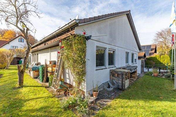 Hausfront und Gartenseite perfekt vereint