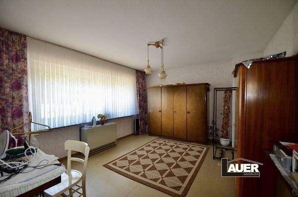 Arbeits oder Kinderzimmer