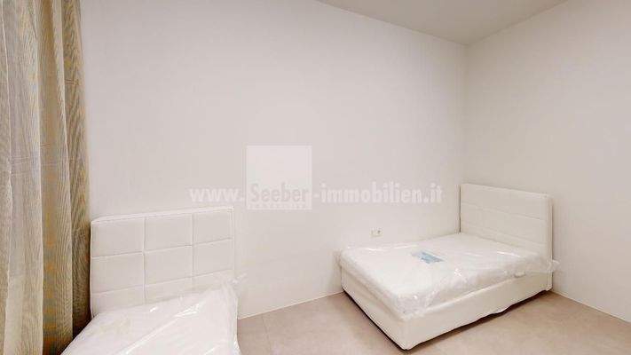 Miete-Wohnung-Neubau-top-eingerichtet-hochwertig-3-Zimmer-Terrasse