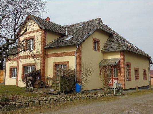 Hausansicht -Wohnung EG rechts