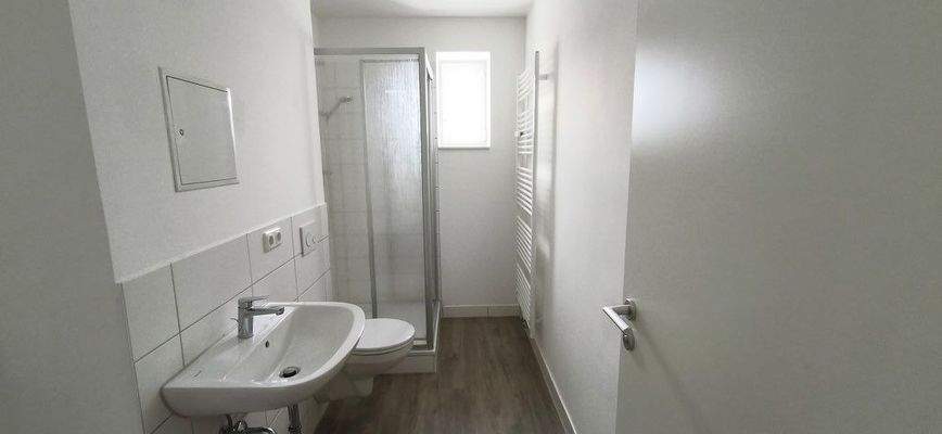 Duschbad mit Fenster Erdgeschoss